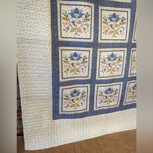 Vintage Hand stitched Quilt 92” x 94” Queen with matching Pillow Shams - Picture 5 of 9